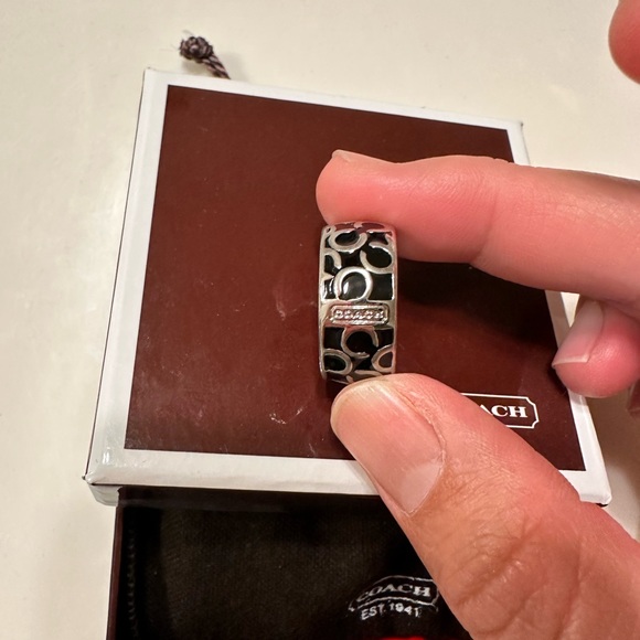 Coach Ring - Picture 3 of 4
